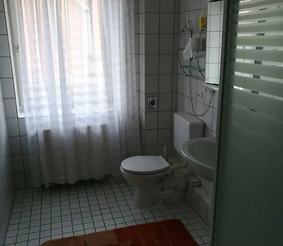 Zur Dicken Eiche Hotel 2*